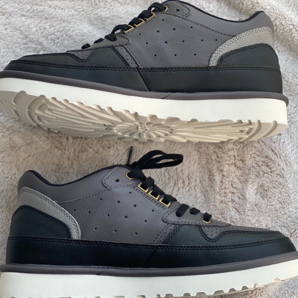 UGG Highland OFF BLACK Leather Lace-Up Sneaker